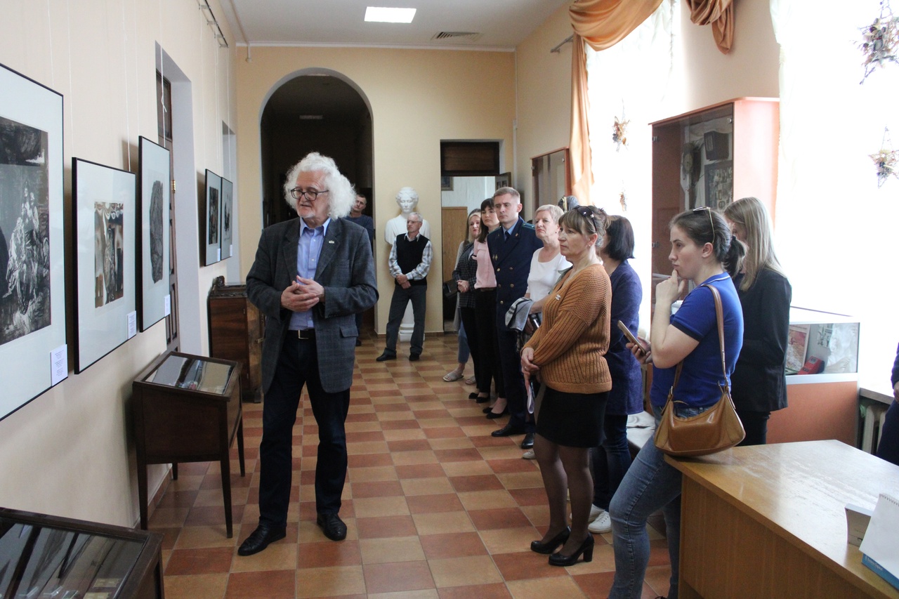У Добрушскім раённым краязнаўчым музеі адбылося ўрачыстае адкрыццё выставы "Ніколі больш!"