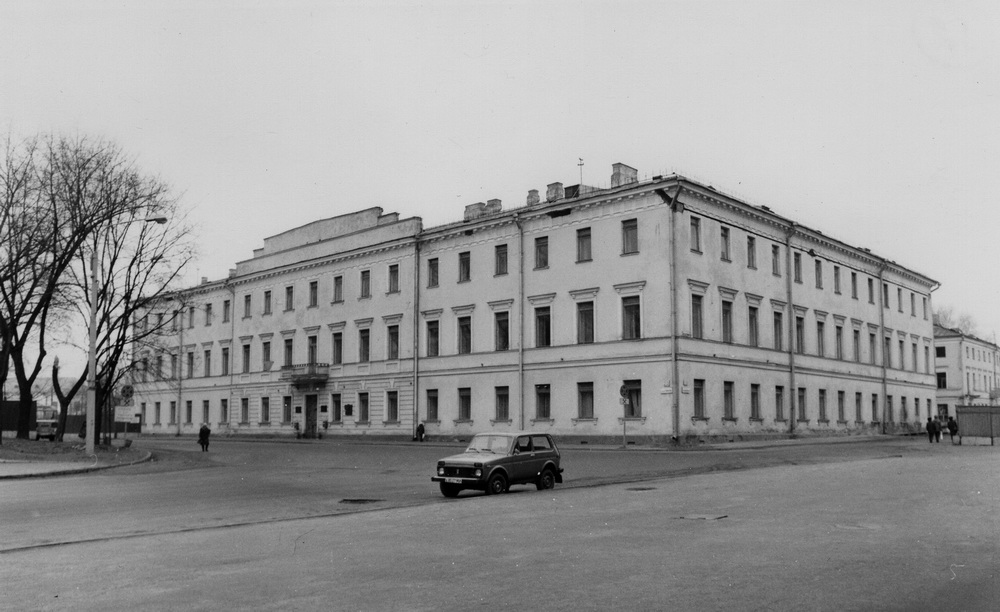 Building of the State Art Gallery from 1944 to 1956 (23, Svabody Square)